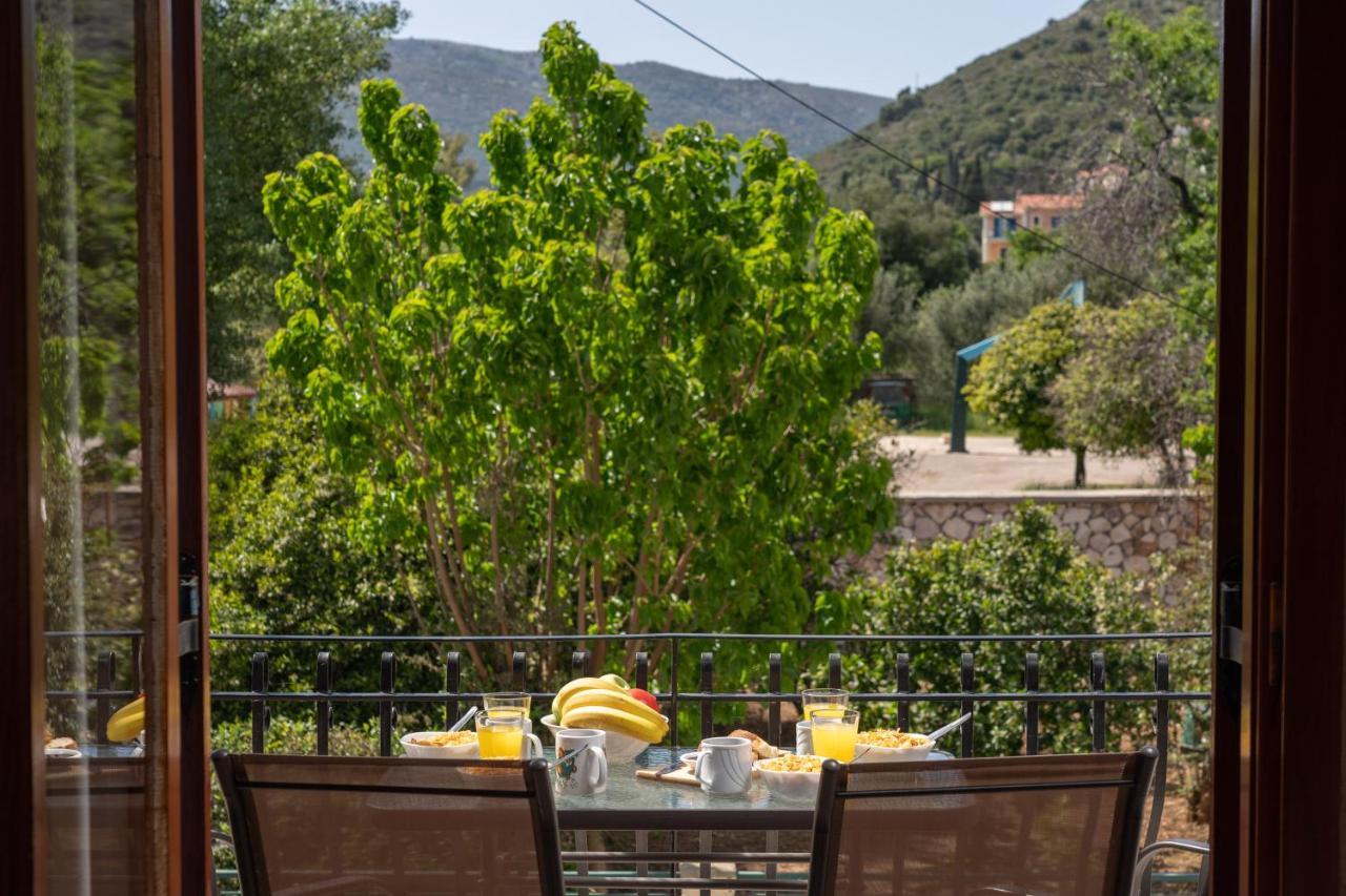 Vrettos Arts Apartment Agia Efimia Екстериор снимка