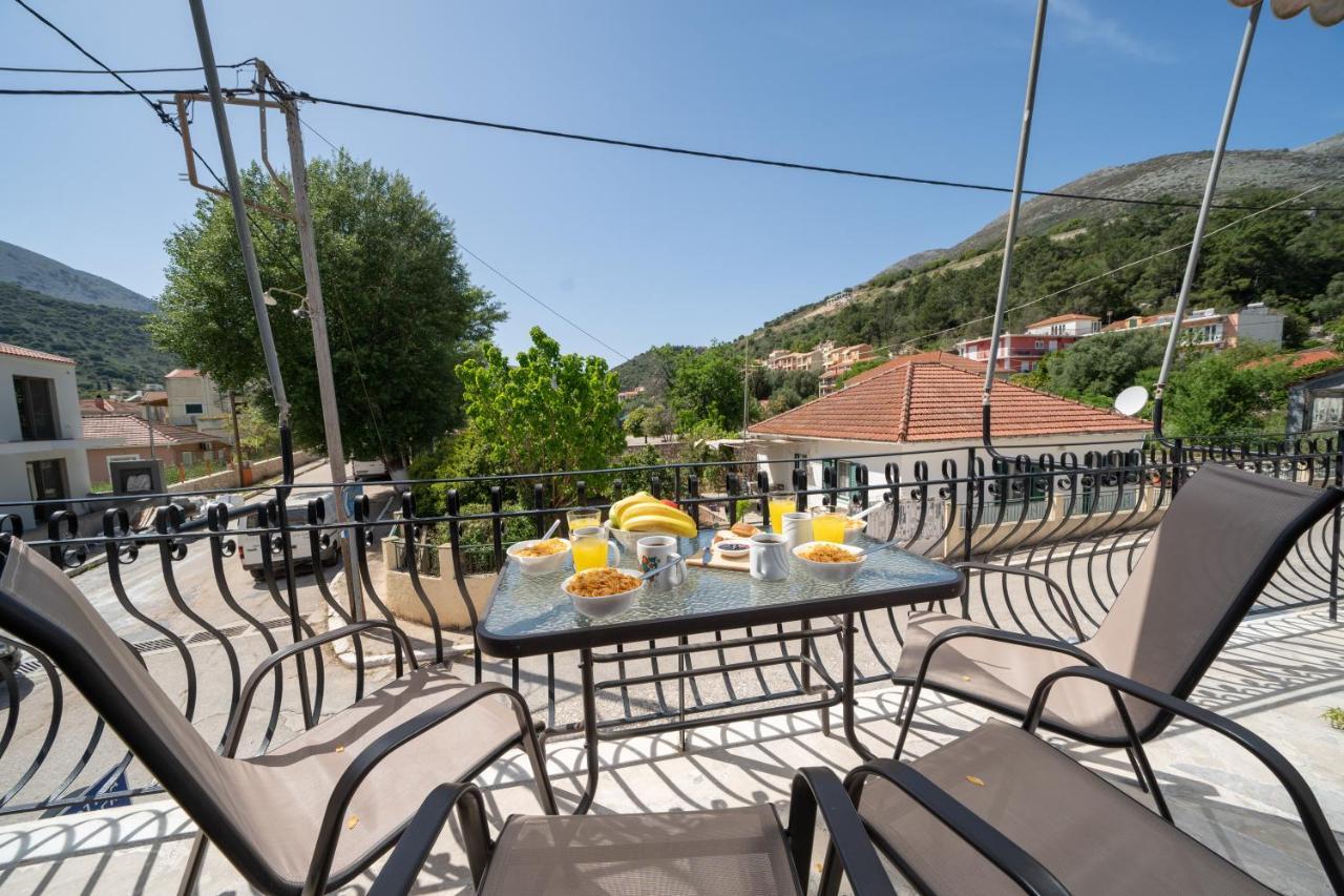 Vrettos Arts Apartment Agia Efimia Екстериор снимка