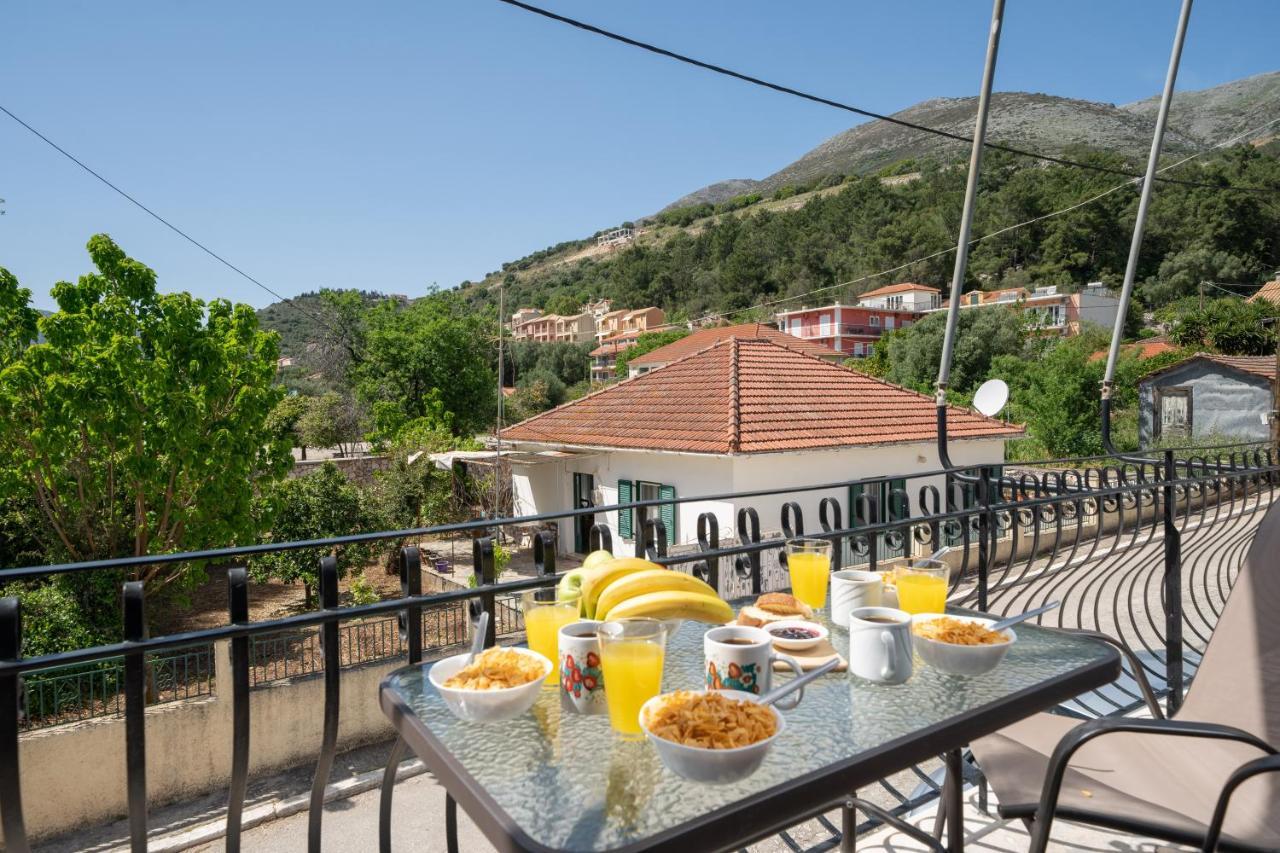 Vrettos Arts Apartment Agia Efimia Екстериор снимка