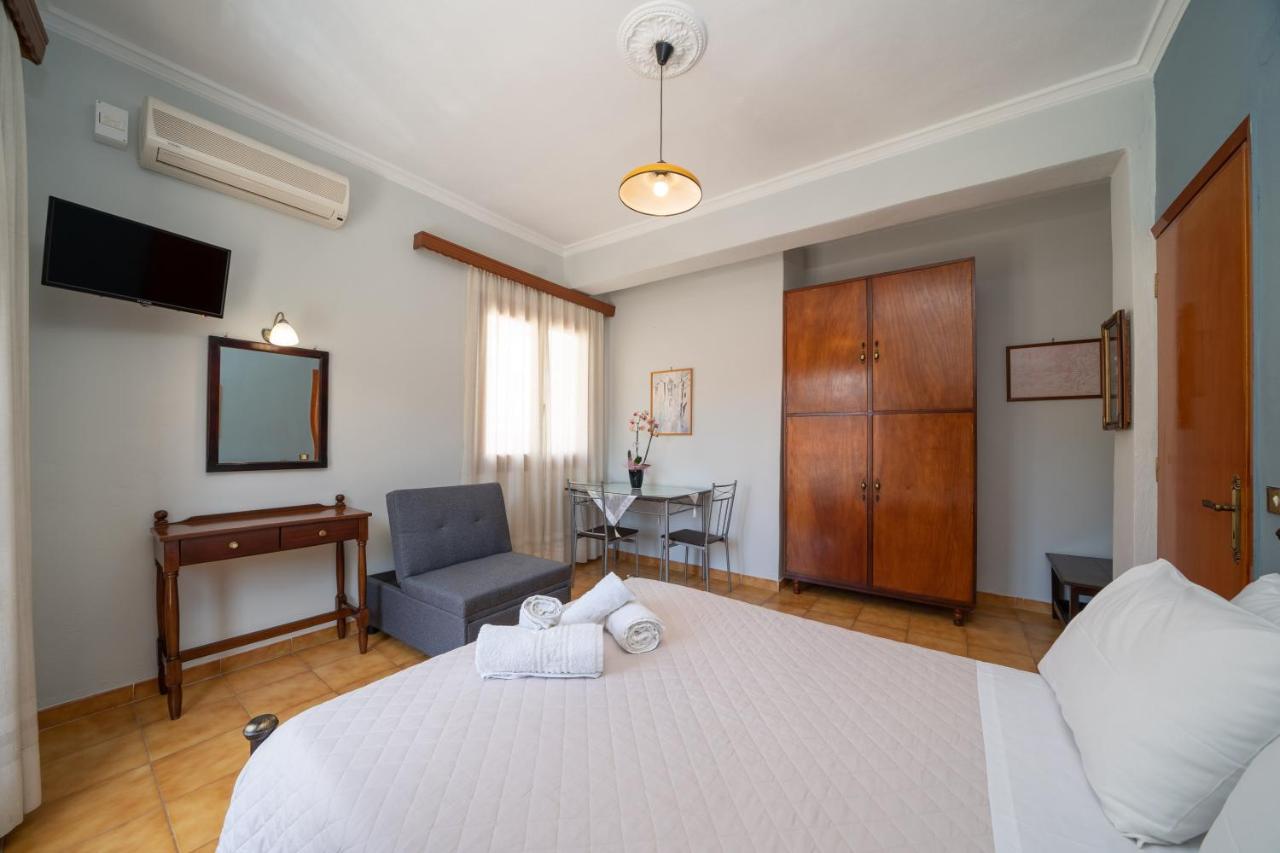 Vrettos Arts Apartment Agia Efimia Екстериор снимка