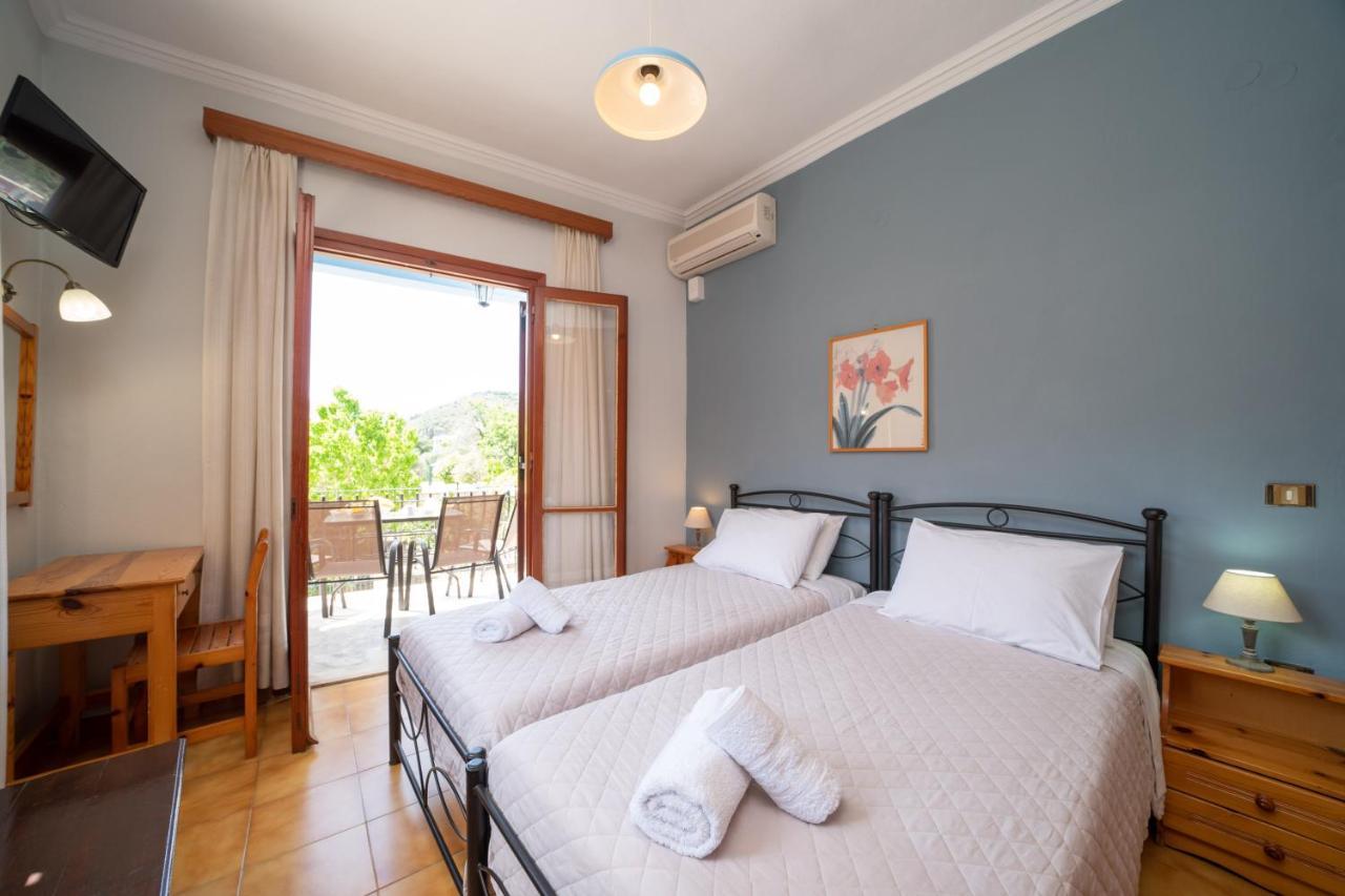 Vrettos Arts Apartment Agia Efimia Екстериор снимка