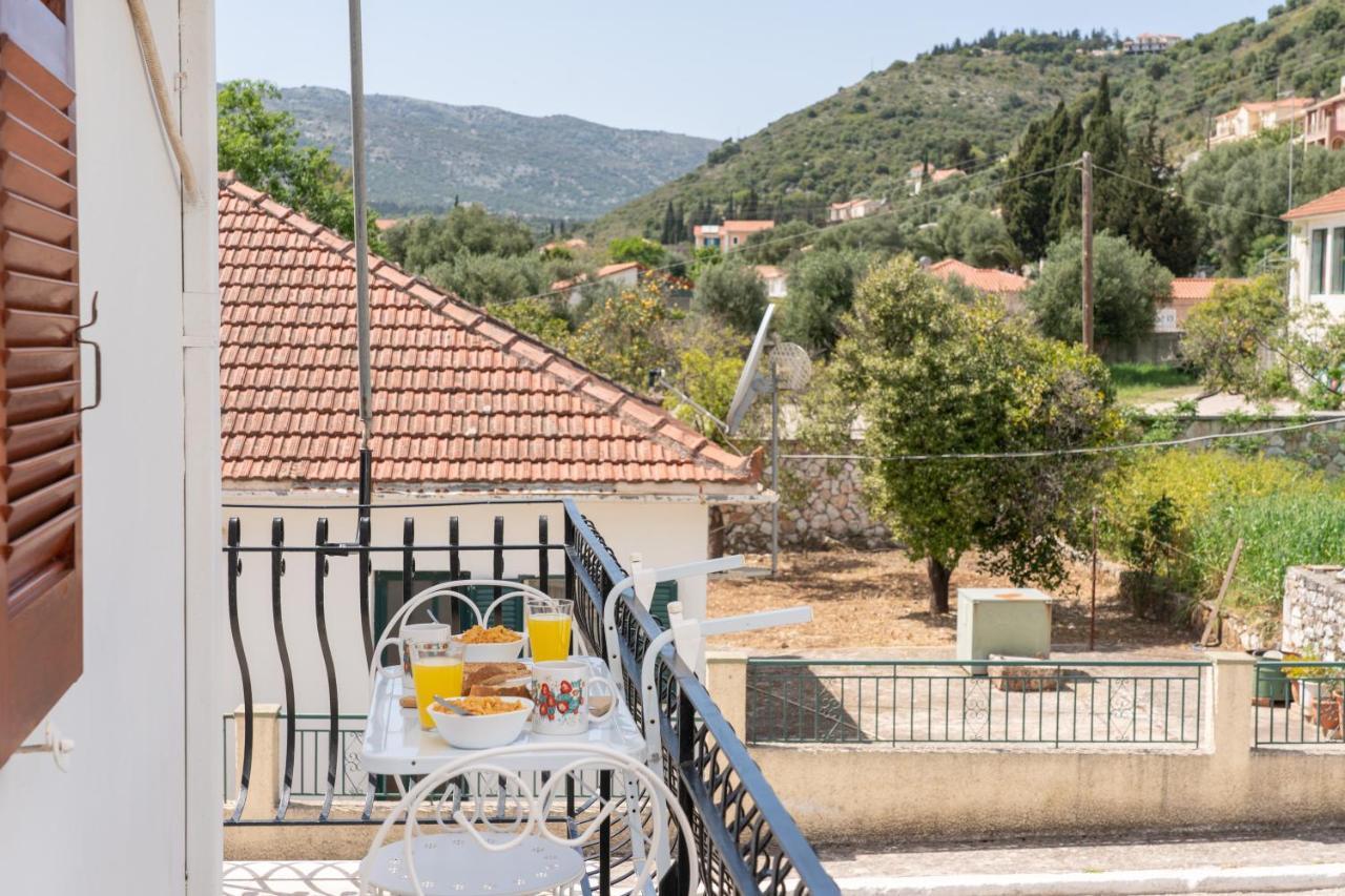 Vrettos Arts Apartment Agia Efimia Екстериор снимка