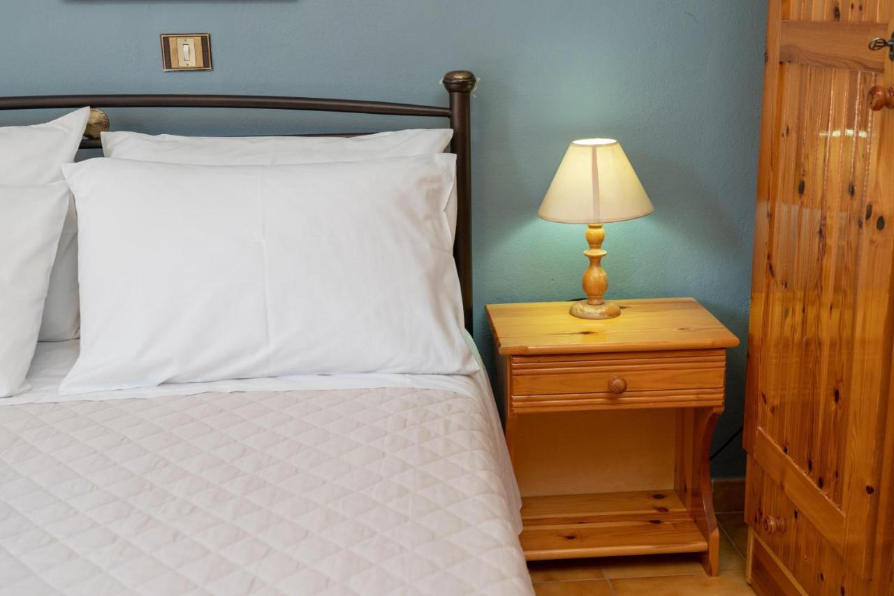 Vrettos Arts Apartment Agia Efimia Екстериор снимка